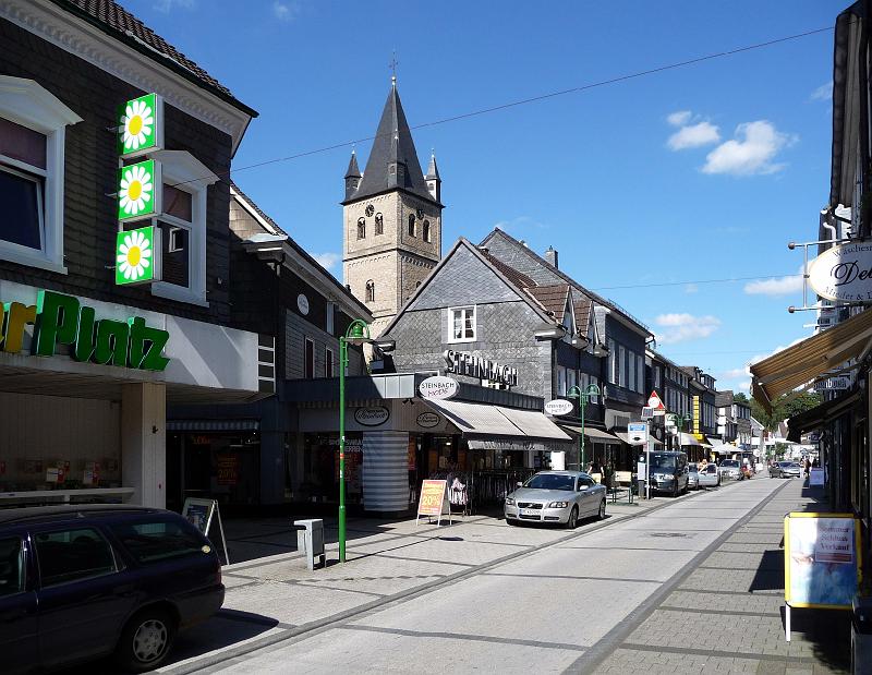 001 Pfarrkirche St. Nikolaus am Rande der Altstadt.jpg